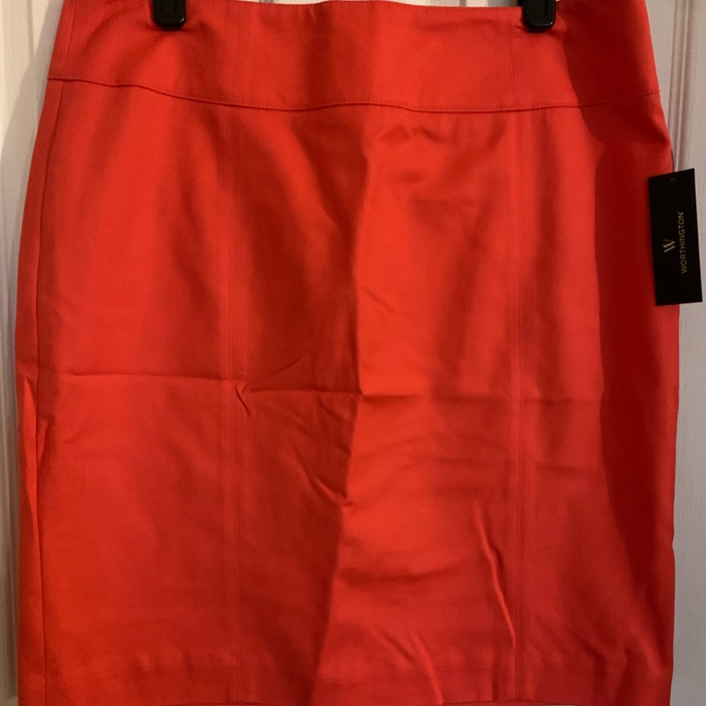 Women Beautiful Orange skirt.                                   Size 12
